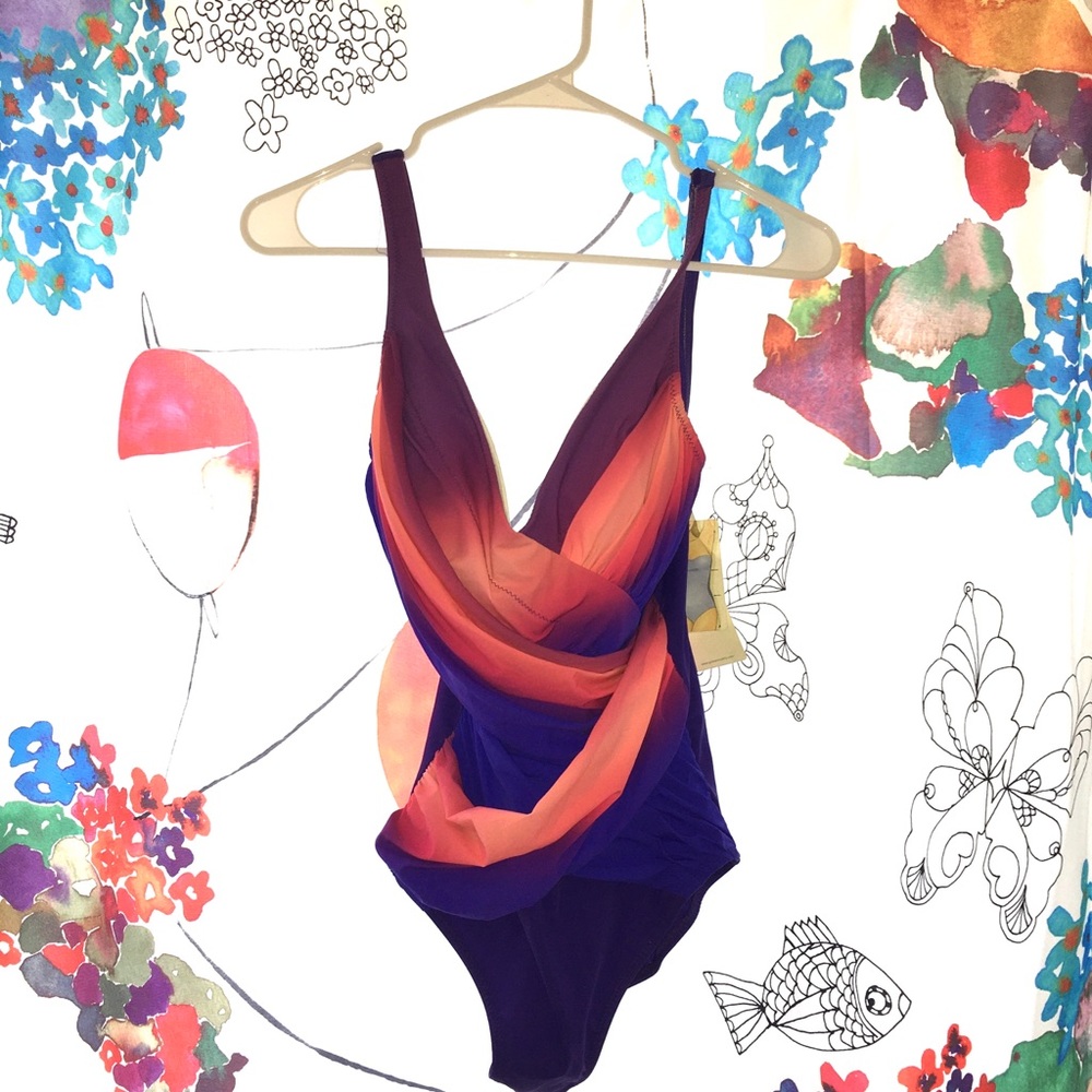 NWT Gottex Contour one piece swimsuit Size 8